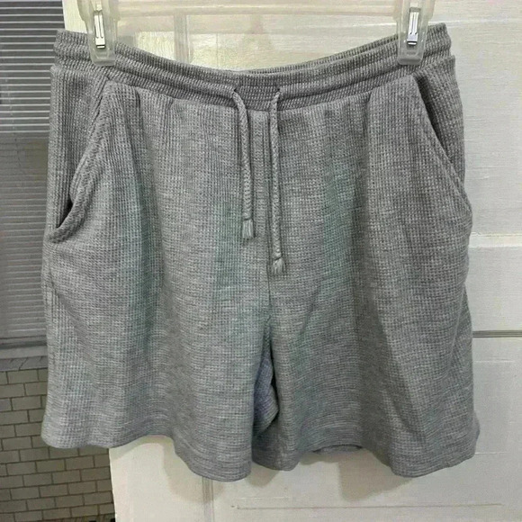 NY & Co grey waffle texture shorts size medium - Picture 1 of 5